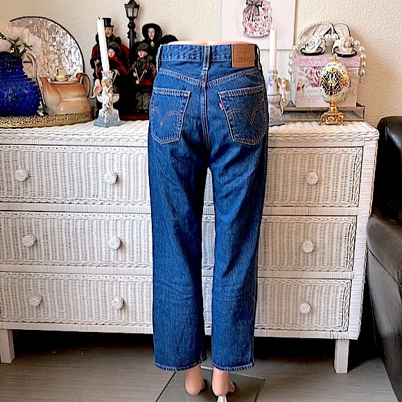 Levi's Denim - Levi’s Premium Cotton blend ribcage straight leg  jeans blue wash Size 24